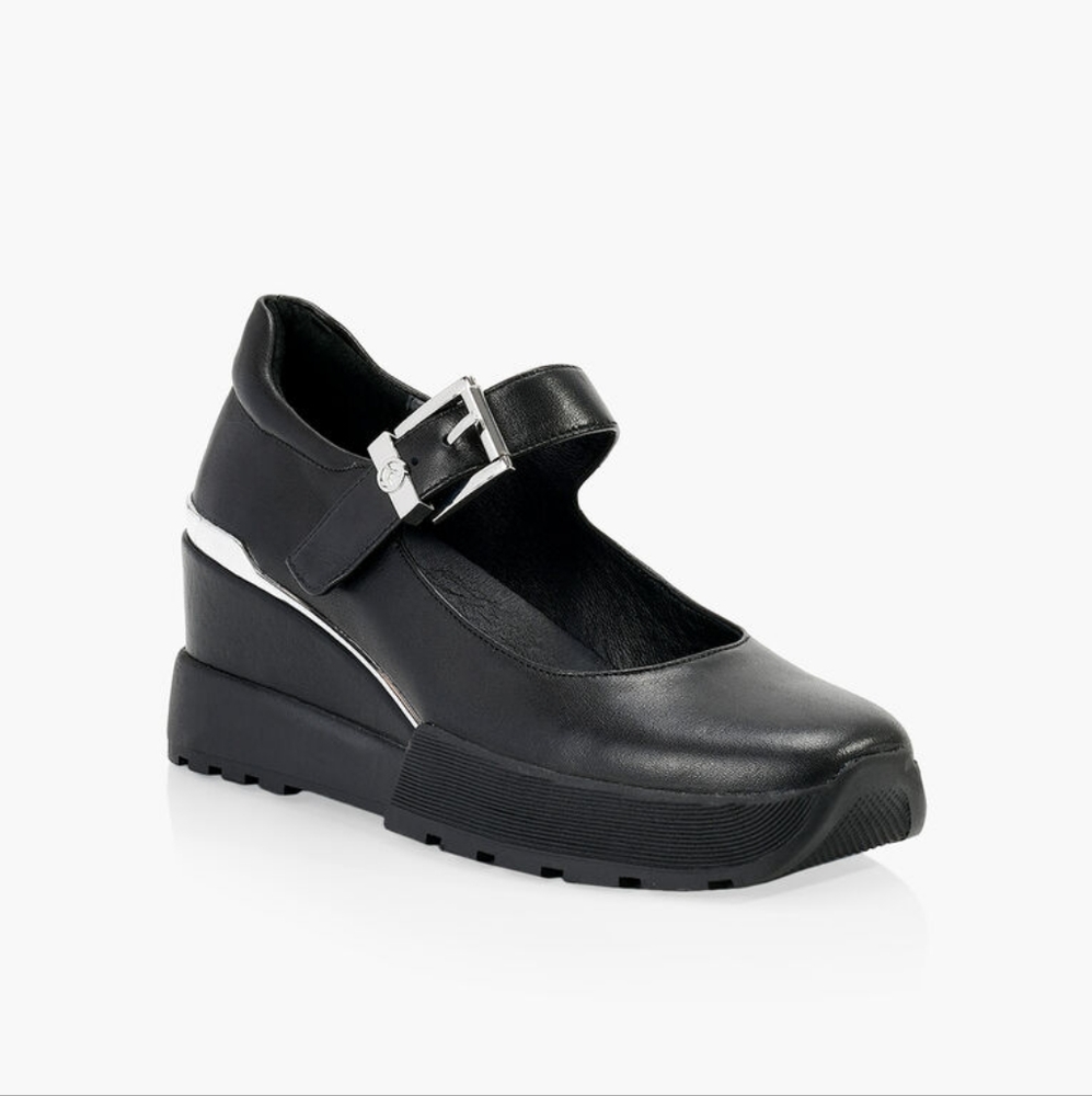 The Wishbone Collection shoes